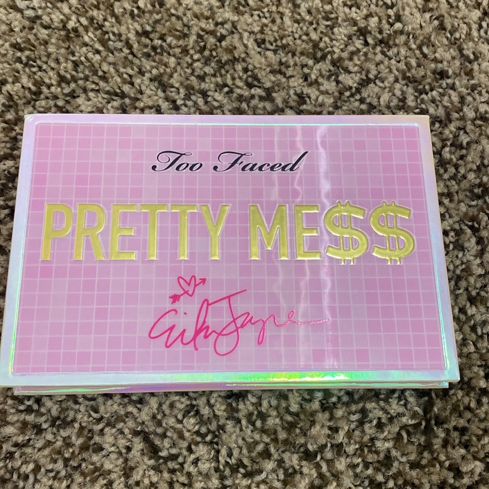 Too faced pretty mess eyeshadow palette